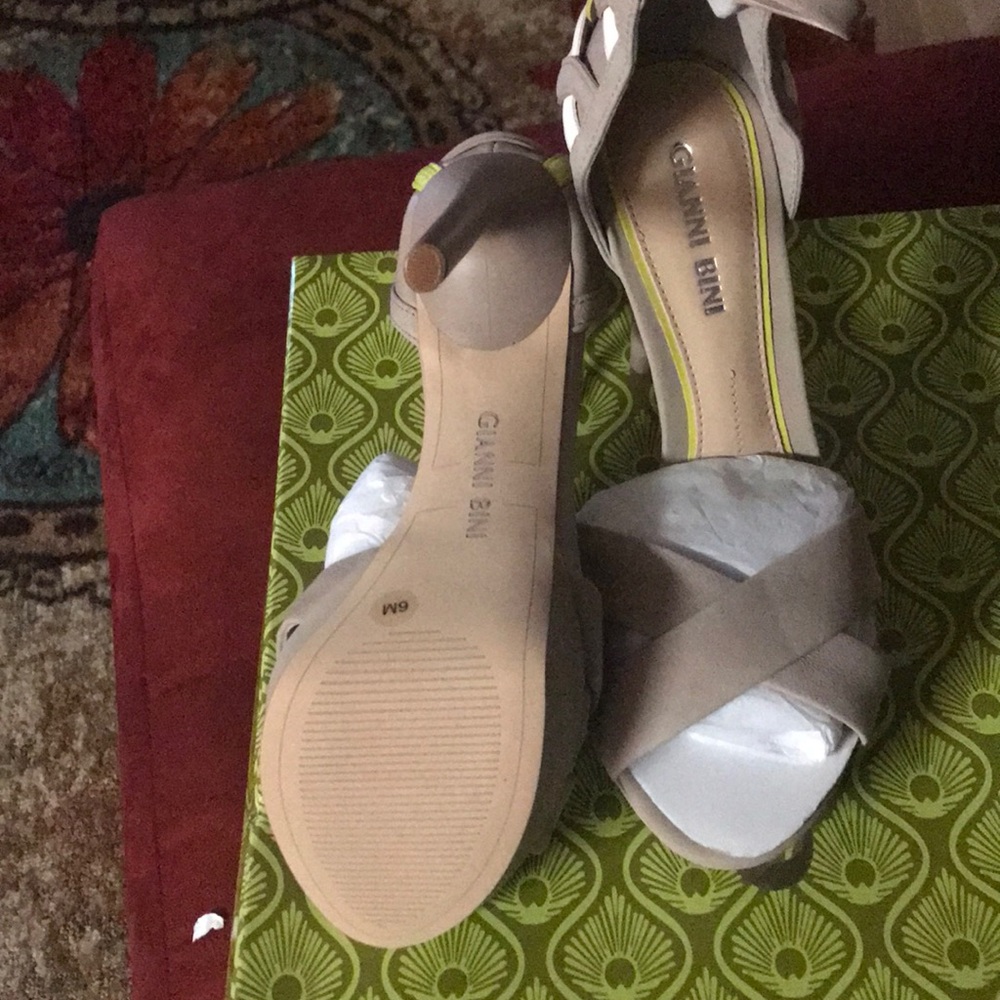 Shoes - Picture 5 of 5